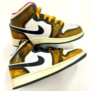 Nike Air Jordan 1 High-Top Sneakers in Yellow and Black
Size 4y